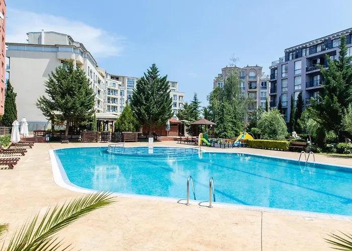 Compact With An Indoor Pool Near Cacao By Flаt Manаger Apartman *