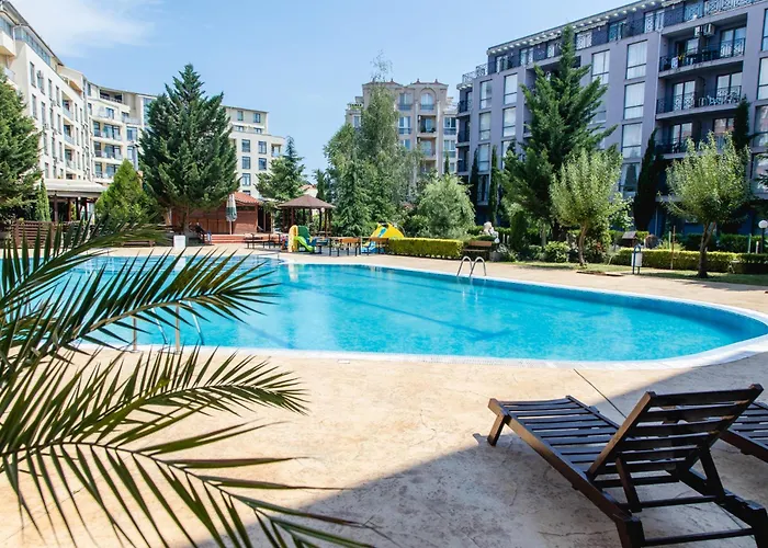 Compact With An Indoor Pool Near Cacao By Flаt Manаger Apartman *