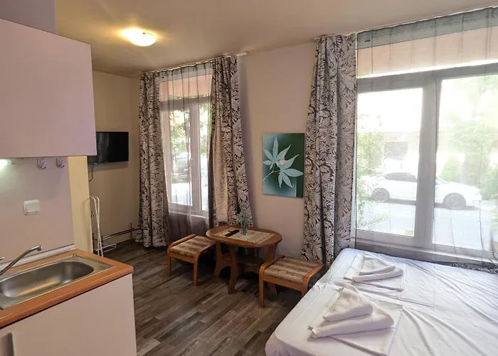 Compact With An Indoor Pool Near Cacao By Flаt Manаger Apartman