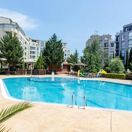 Compact With An Indoor Pool Near Cacao By Flаt Manаger Апартаменти *